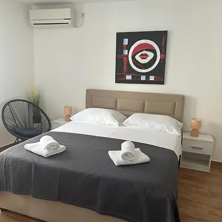 Tinka Apartman Primošten